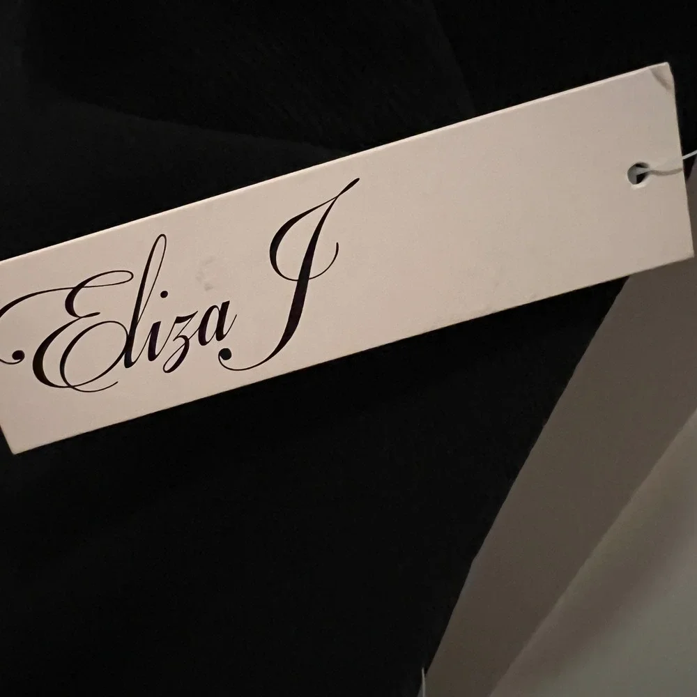NWT Eliza J Black Dress Size 2 Bow Back Detail‎ Classic Special Event